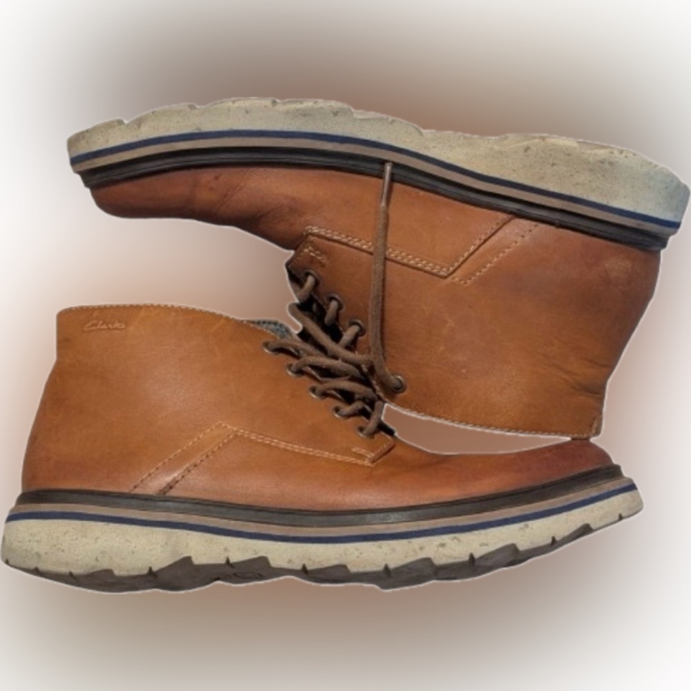Clarks Men's Tan Leather Chukka boots